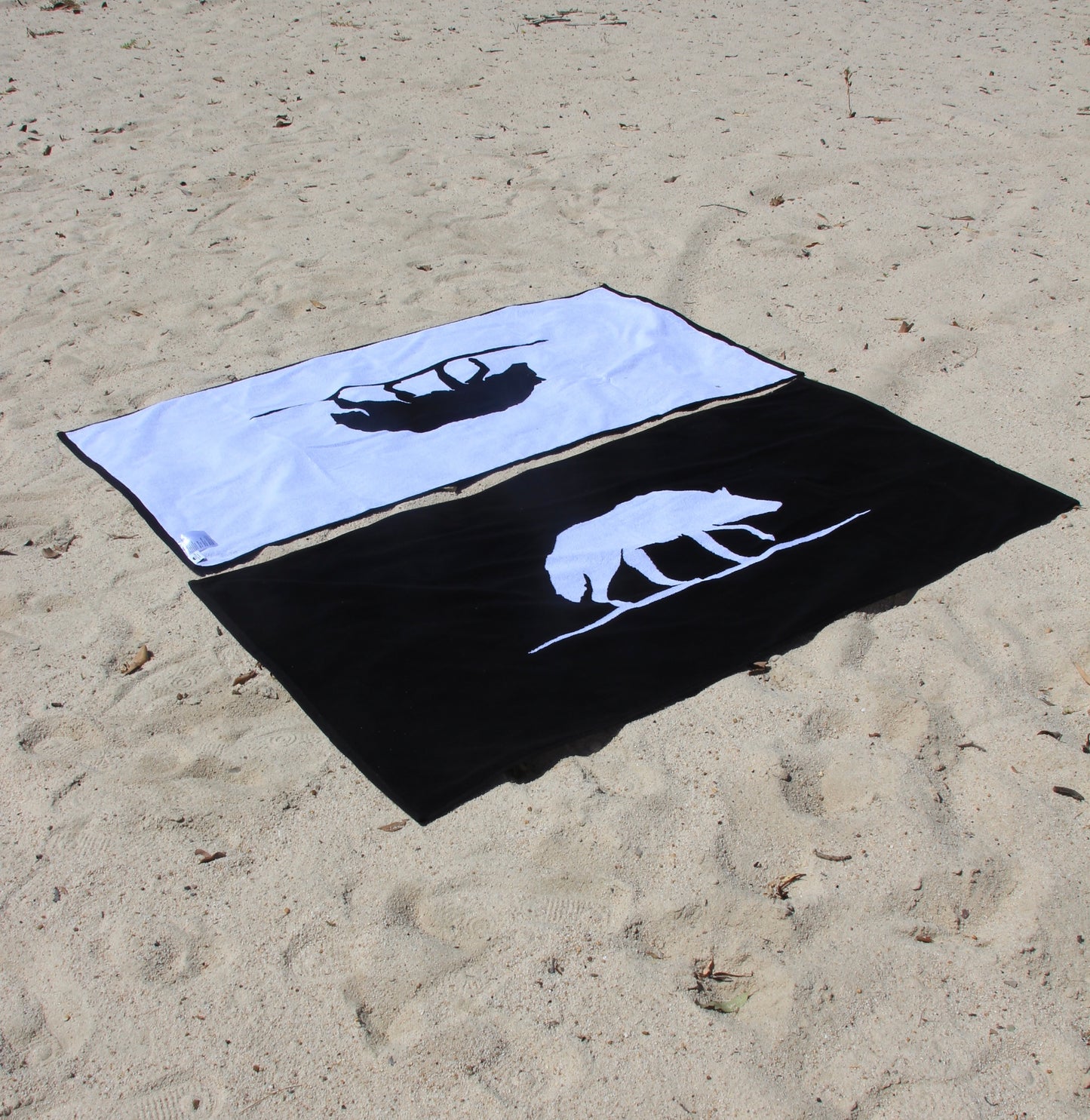 WALKING WOLF BEACH TOWEL Alpha Blokes